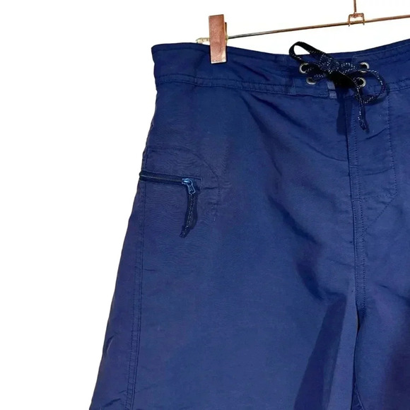 Patagonia Men’s Wavefarer Board Shorts in Blue - Picture 3 of 7